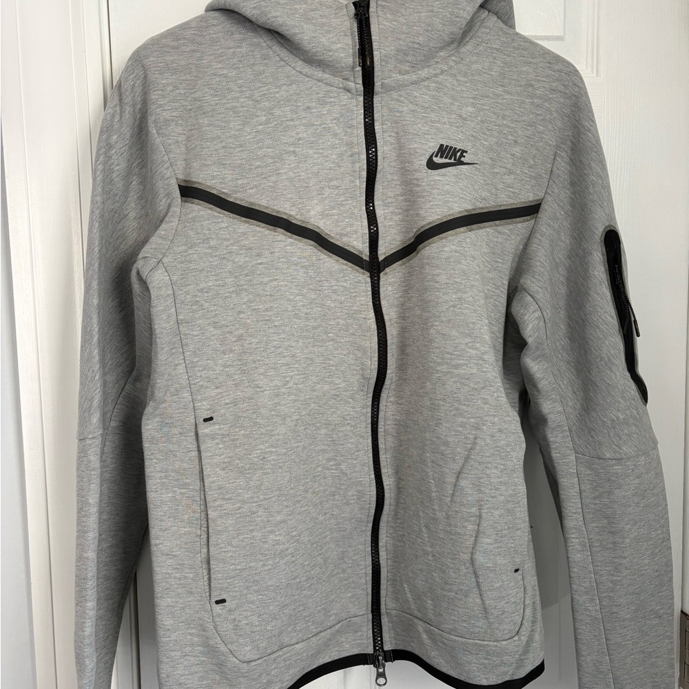 Nike Tech Men's Light Gray Full-Zip Jacket